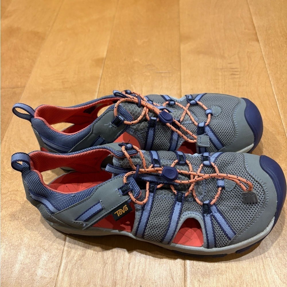 Teva closed toe sport unisex sandals gray M 7 W 8.5